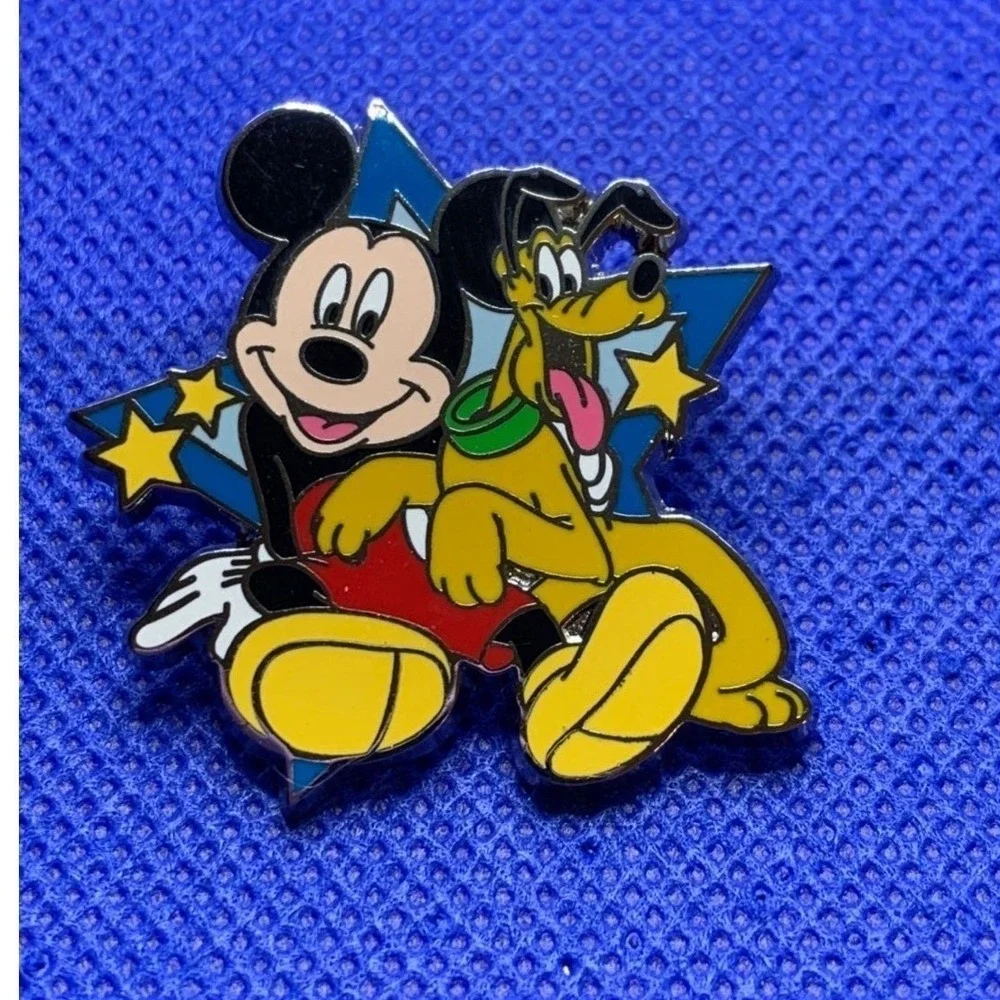 2014 Mickey Mouse Pluto Disney pin Starter Set Pin My First Pins Lanyard